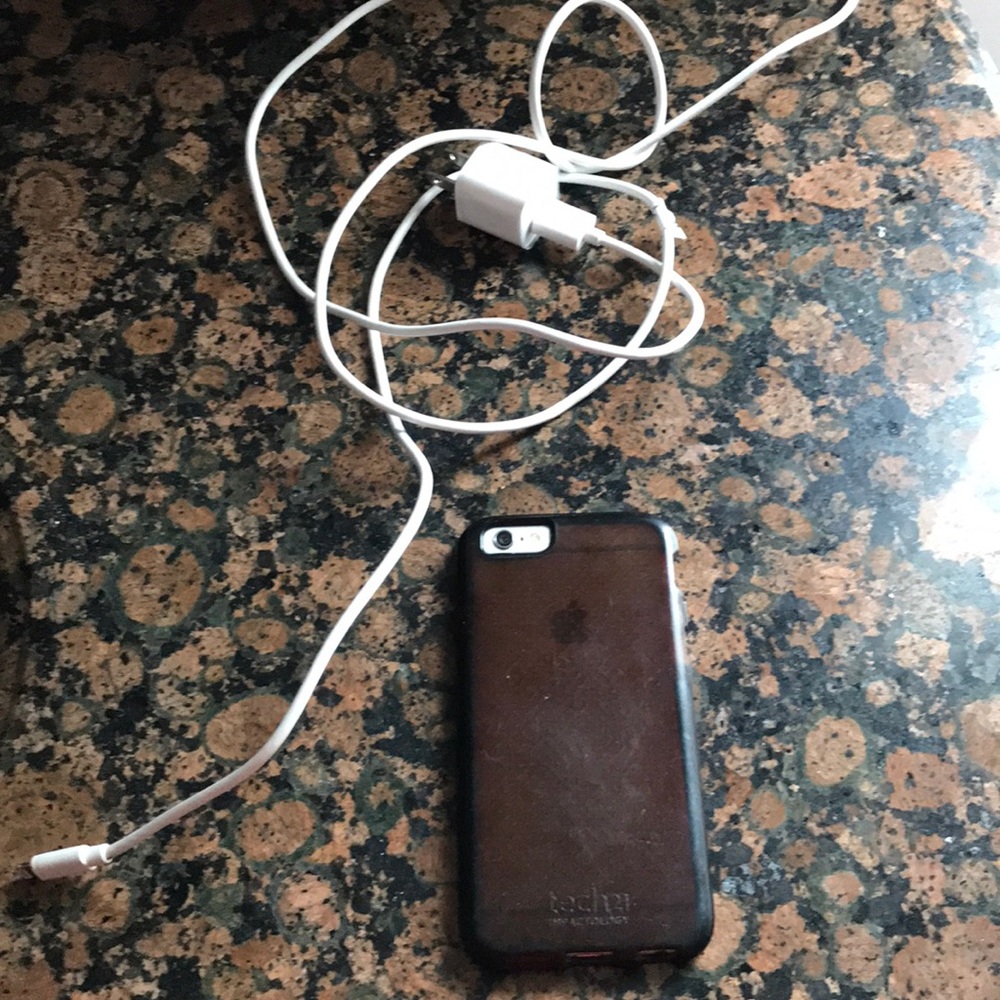 iPhone 6 - Picture 2 of 2